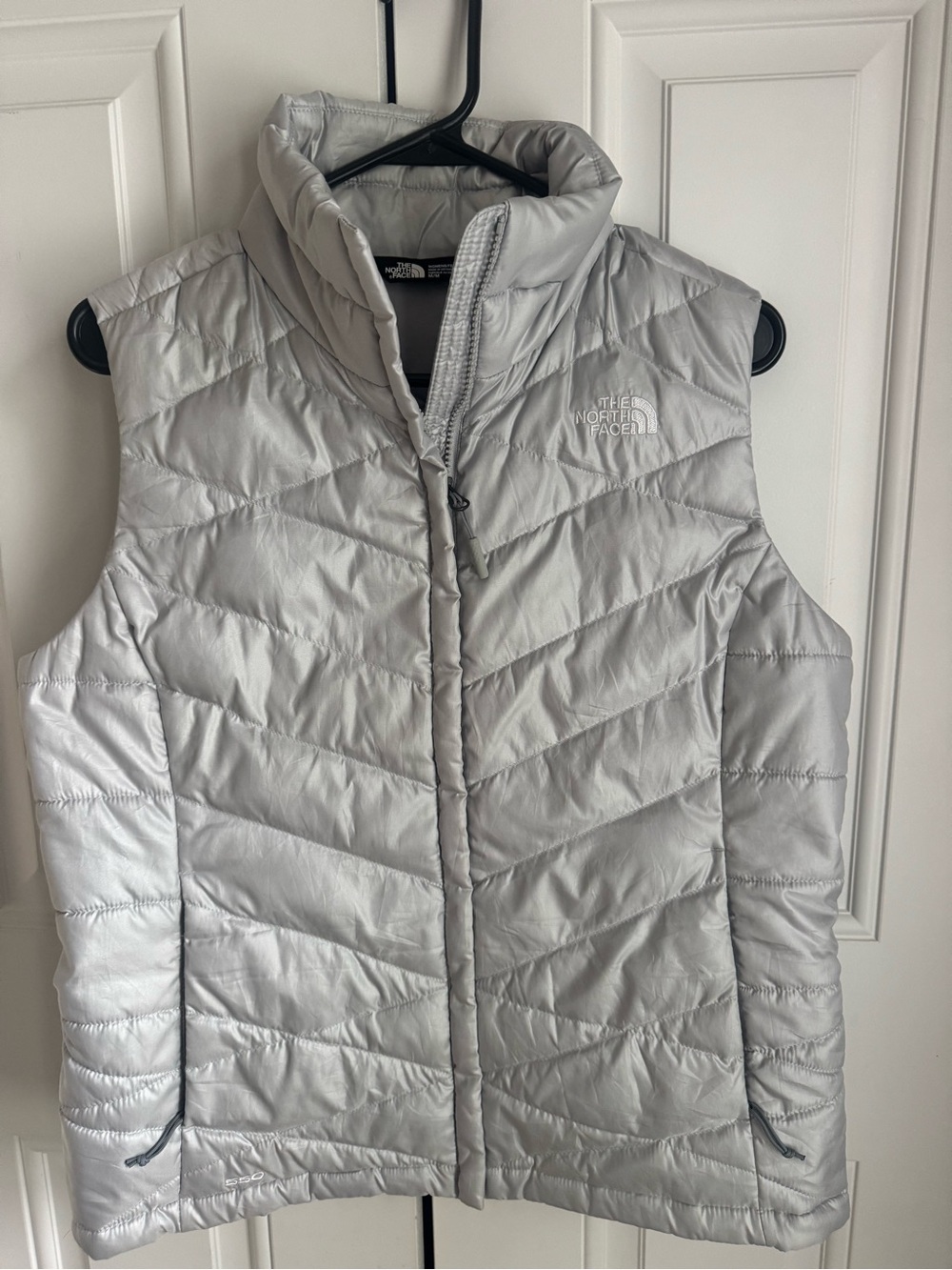 The North Face Women's Light Silver Quilted Puffer Vest Medium